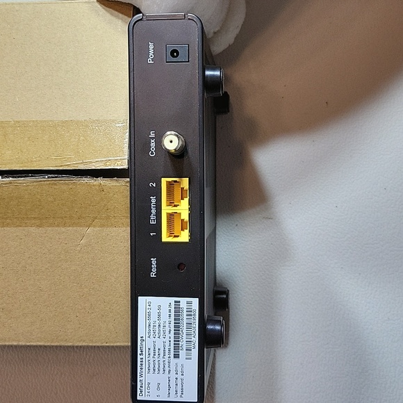 Actiontec Single Dual-Band Wireless Network Extender and Ethernet Over Coax - Picture 4 of 7